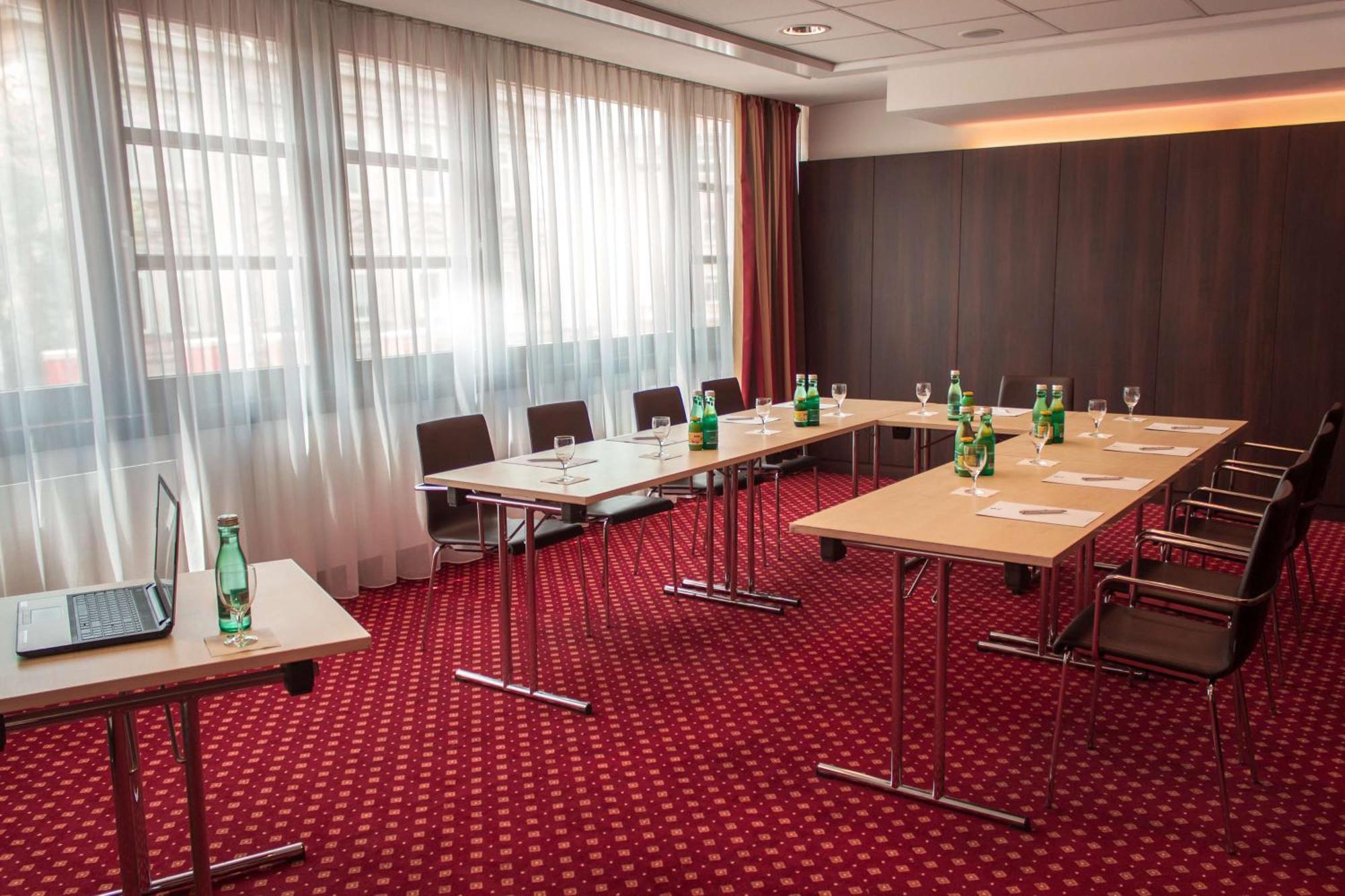 Best Western Plaza Hotel Wels Bagian luar foto