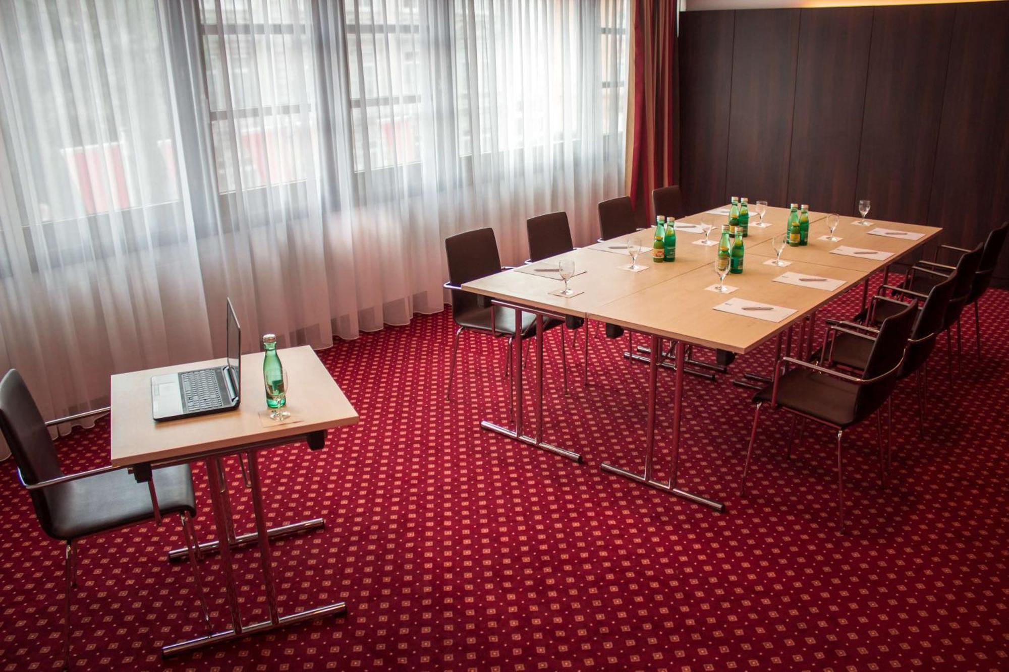 Best Western Plaza Hotel Wels Bagian luar foto