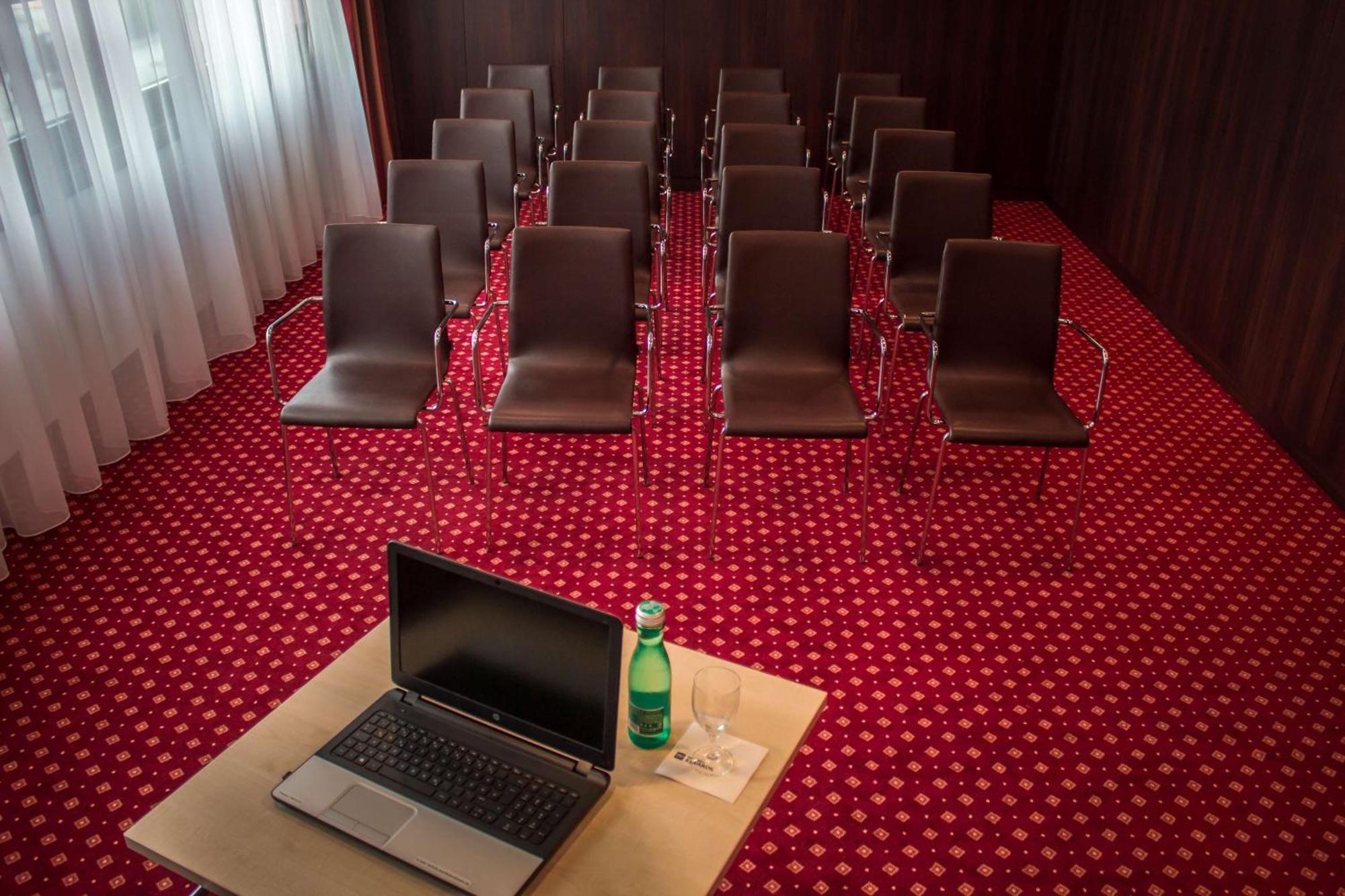 Best Western Plaza Hotel Wels Bagian luar foto
